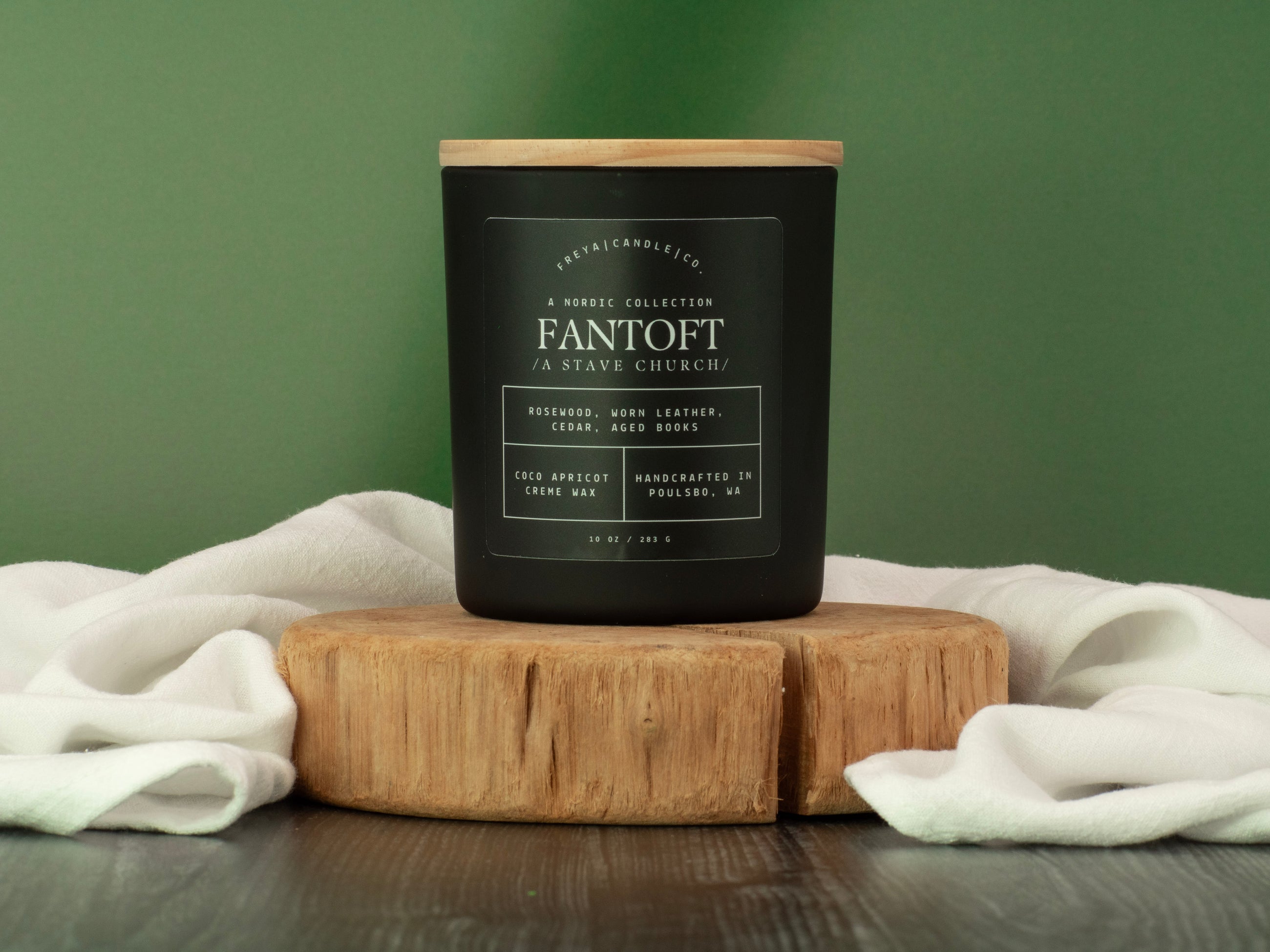 FANTOFT | Rosewood, Worn Leather, Cedar & Aged Books